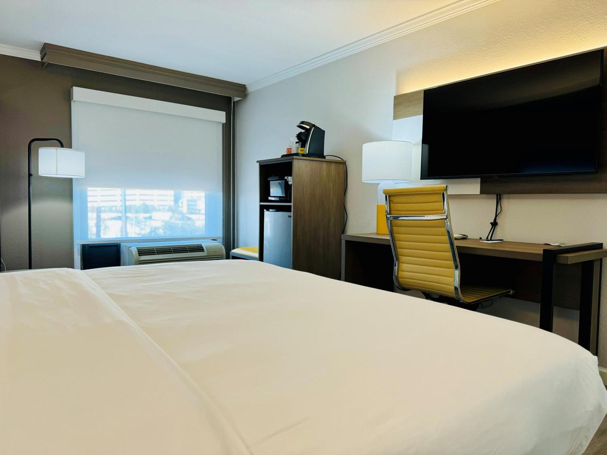 Comfort Inn & Suites Houston I-10 West Energy Corridor Buitenkant foto