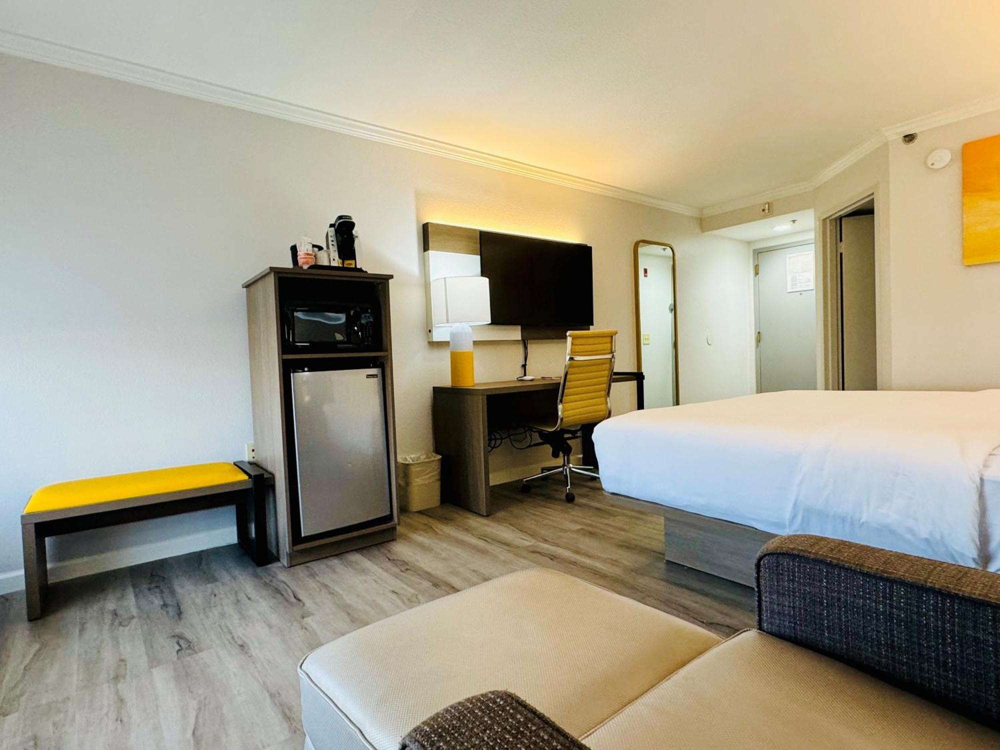 Comfort Inn & Suites Houston I-10 West Energy Corridor Buitenkant foto